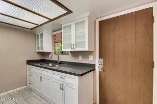 Photo #4: 6968583 Listing 