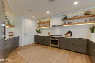 Photo #6: 6968628 Listing 