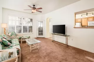 Photo #6: 6968635 Listing