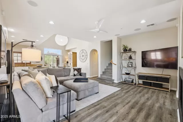 MLS: 6968661 Condo For Sale