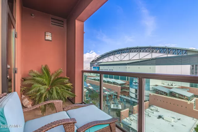 MLS: 6968742 Condo For Sale