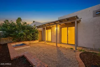 Photo #5: 6968799 Listing