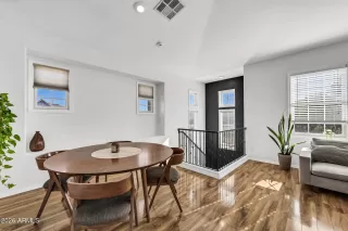 Photo #4: 6968823 Listing