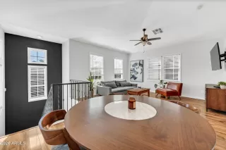 Photo #5: 6968823 Listing