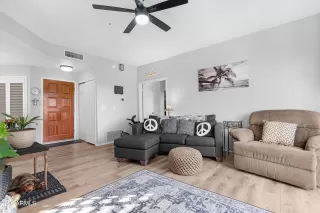 Photo #5: 6968838 Listing 