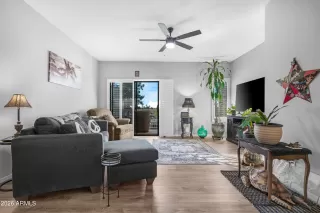 Photo #6: 6968838 Listing 