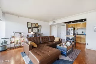 Photo #5: 6968865 Listing 