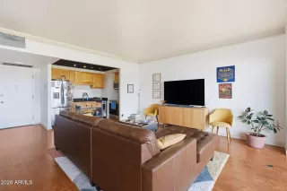 Photo #6: 6968865 Listing 