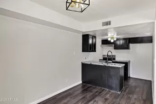 Photo #5: 6968928 Listing 