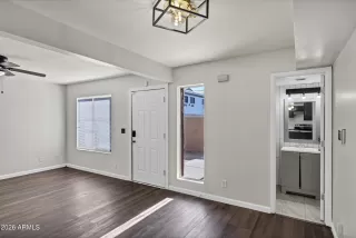 Photo #6: 6968928 Listing 