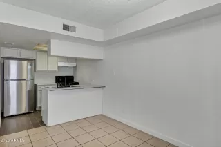 Photo #5: 6968939 Listing 