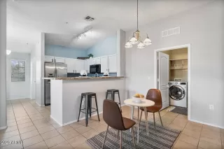 Photo #4: 6968996 Listing