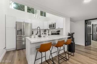 Photo #2: 6969257 Listing 