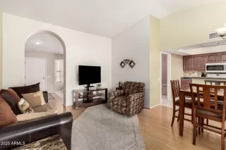 Photo #5: 6969399 Listing 