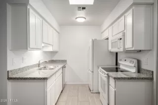 Photo #1: 6969666 Listing 