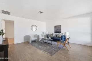 Photo #6: 6969802 Listing 