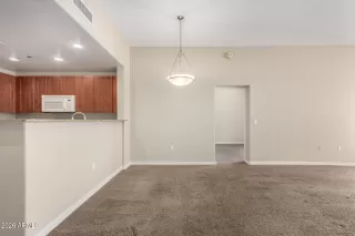 Photo #6: 6969842 Listing 