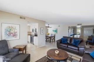 Photo #6: 6969899 Listing 