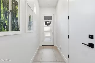 Photo #5: 6969960 Listing