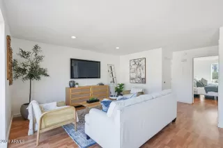 Photo #5: 6970023 Listing