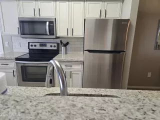 Photo #6: 6970028 Listing 