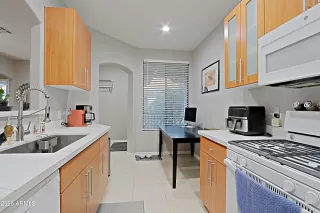 Photo #5: 6970029 Listing 