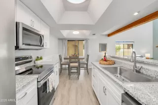 Photo #5: 6970072 Listing 