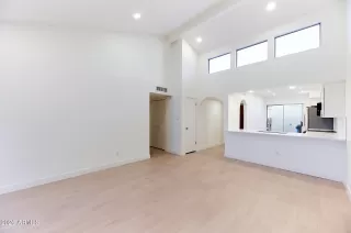 More Details about MLS # 6970076 : 821 E FERN DRIVE S