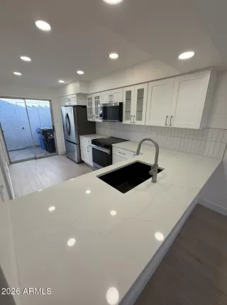 Photo #3: 6970076 Listing 