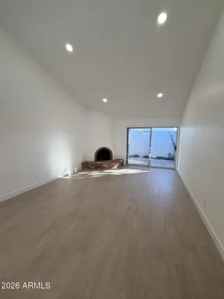 Photo #5: 6970076 Listing 