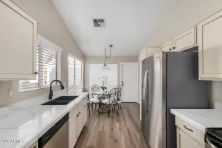 Photo #6: 6970347 Listing 