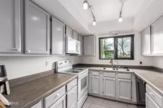 Photo #3: 6970904 Listing 