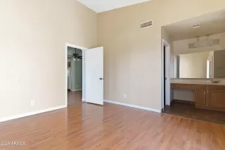 Photo #5: 6971221 Listing 