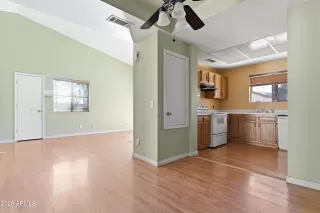 Photo #6: 6971221 Listing 