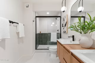 Photo #2: 6971300 Listing 