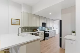 Photo #5: 6971300 Listing 