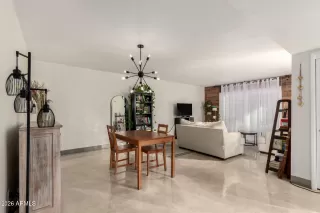 Photo #6: 6971307 Listing 