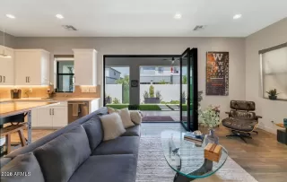 Photo #2: 6971424 Listing