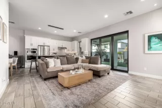 Photo #3: 6971424 Listing