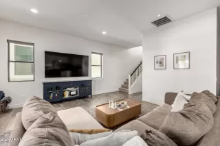 Photo #5: 6971424 Listing