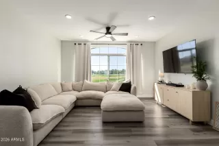 Photo #5: 6971467 Listing