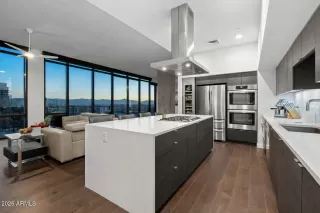 Photo #5: 6971709 Listing 