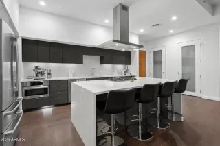 Photo #6: 6971709 Listing 