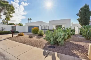 More Details about MLS # 6971833 : 4317 E GLENROSA AVENUE