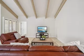 Photo #5: 6971833 Listing 