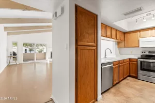 Photo #4: 6971918 Listing