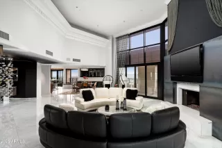 Photo #3: 6971963 Listing 