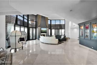 Photo #5: 6971963 Listing 