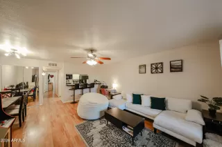 Photo #5: 6971973 Listing