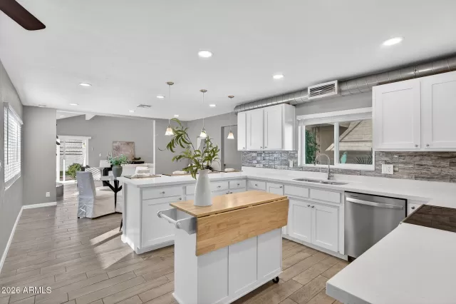 MLS: 6972050 Condo For Sale